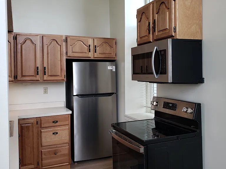 351 Pine St #201 — Photo 13