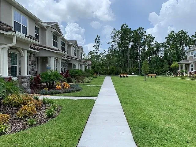 3 bed, 2.5 bath, 1577 sqft, $2,450 — Photo 2