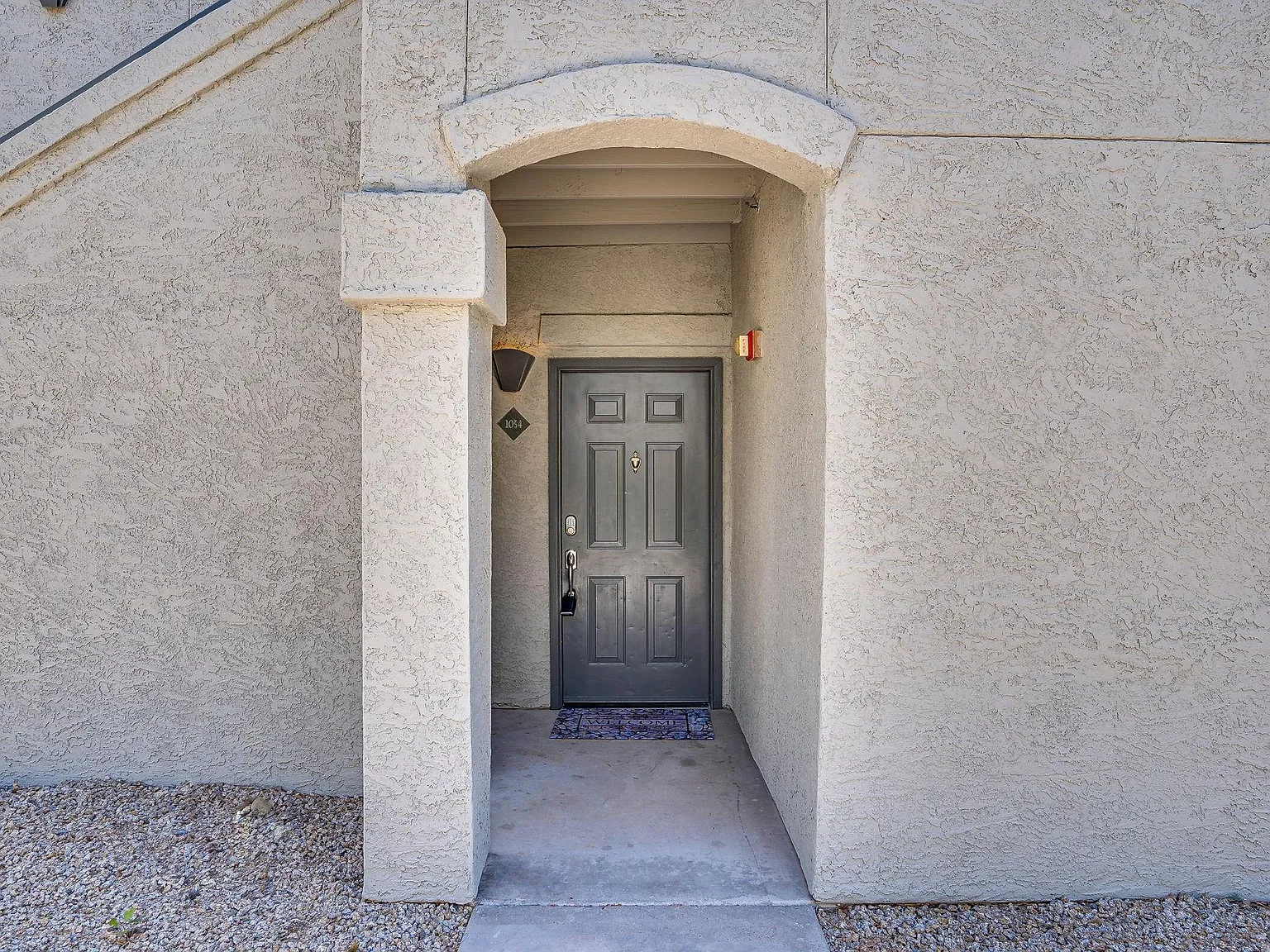 2 bed, 1147 sqft, $2,500 — Photo 1