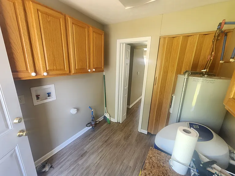 907 Greenview Ave — Photo 8