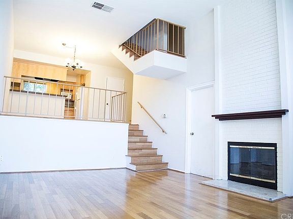 2nd image of 5229 Balboa Blvd Unit 12