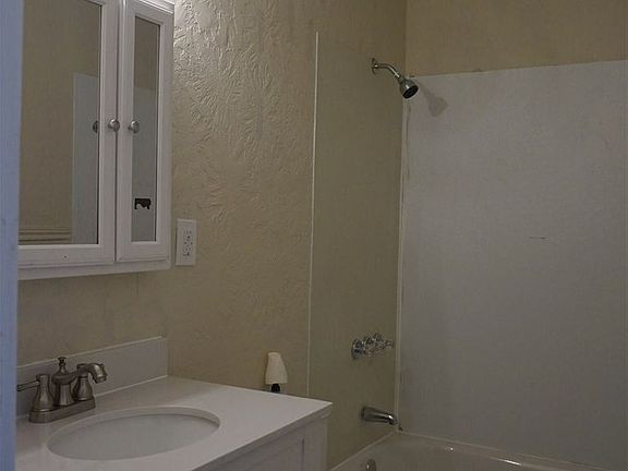 5th image of 1835 Washington Blvd