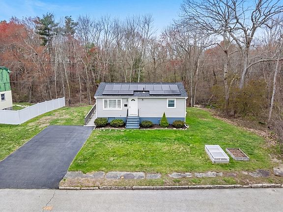 3rd image of 102 Brookside Rd