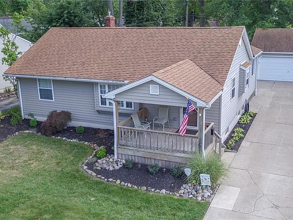 3rd image of 32905 Redwood Blvd