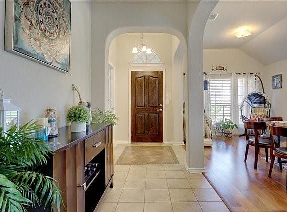 4th image of 3023 Summerview Dr