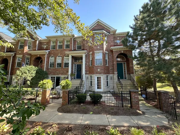 2642 Blakely Ln, Naperville, IL 60540