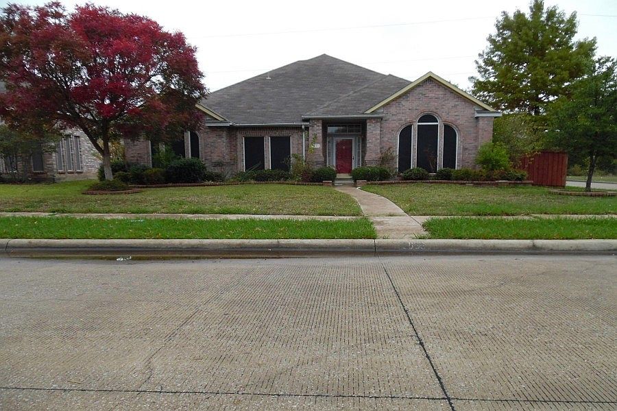 1st image of 1033 E Grubb Dr