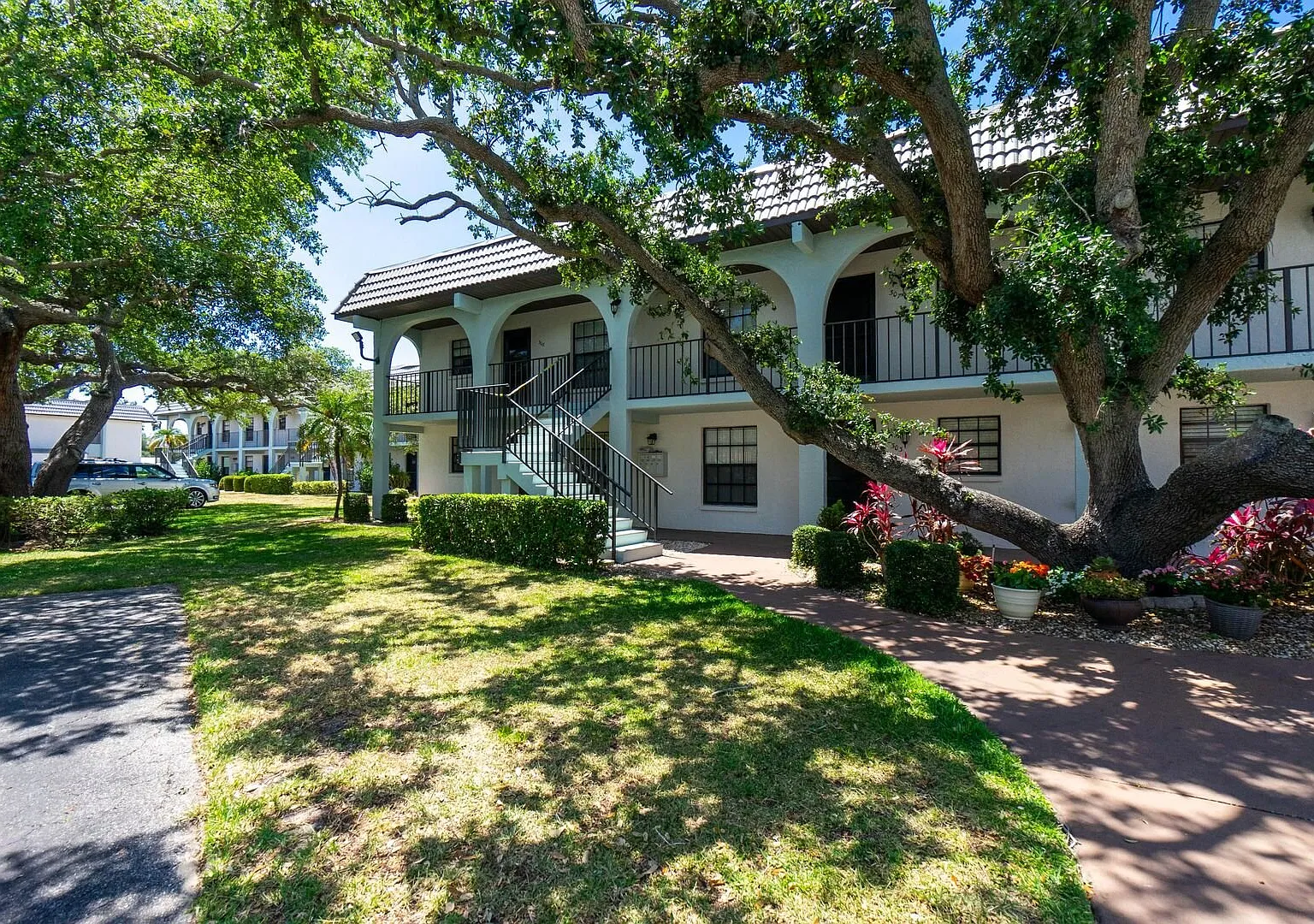 150 Englewood Isles Pkwy — Photo 1