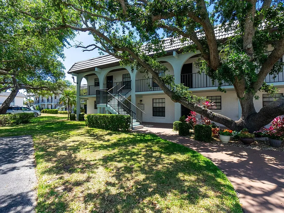 150 Englewood Isles Pkwy #306