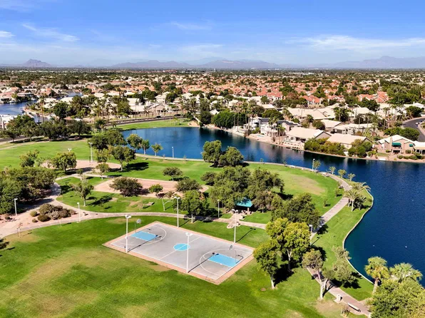 910 S PARADISE Drive, Gilbert, AZ 85233