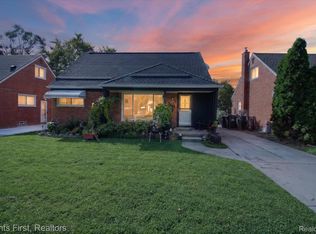 9012 Roosevelt St, Taylor, MI 48180