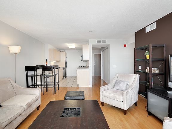5th image of 1580 Sherman Ave APT 709