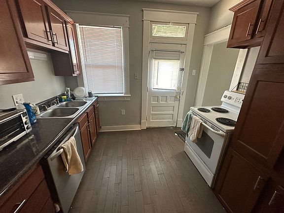 5th image of 2157 Tuller St #2159