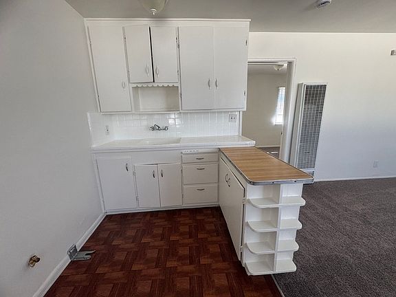 2nd image of 434-442 E Lincoln St #440
