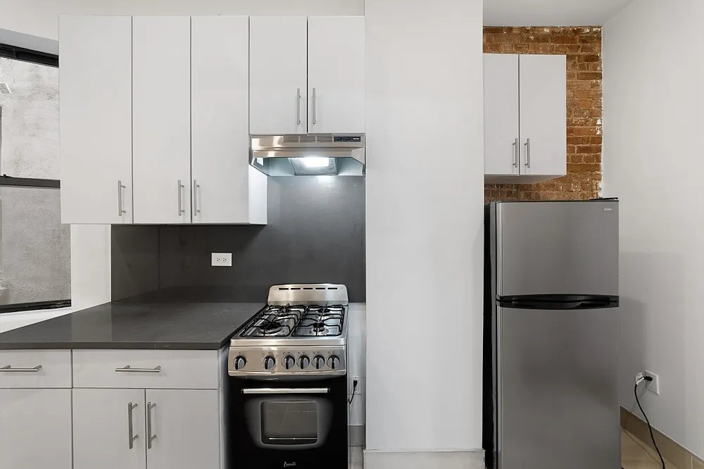 Building Photo - 9 Stanton St #4D