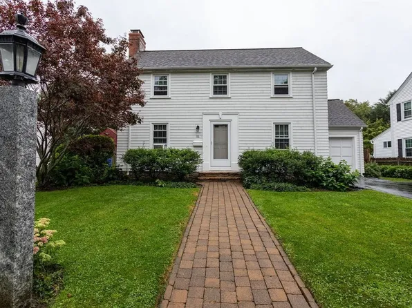 14 Darby St, Worcester, MA 01605