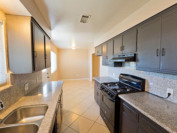 4th image of 1821 Lacey St APT E