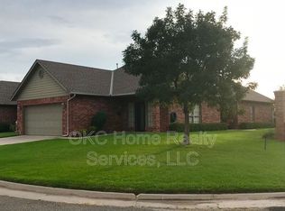 1101 Golden Leaf Dr, Moore, OK 73160