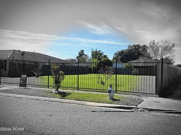 7740 Symmes Ave, New Orleans, LA 70127
