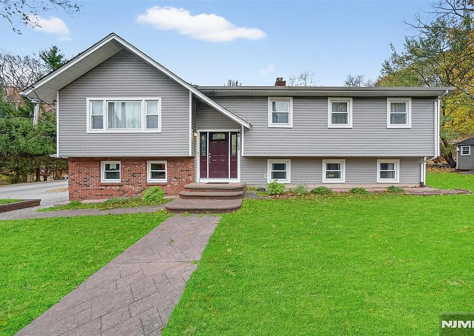 1st image of 182 Yawpo Ave