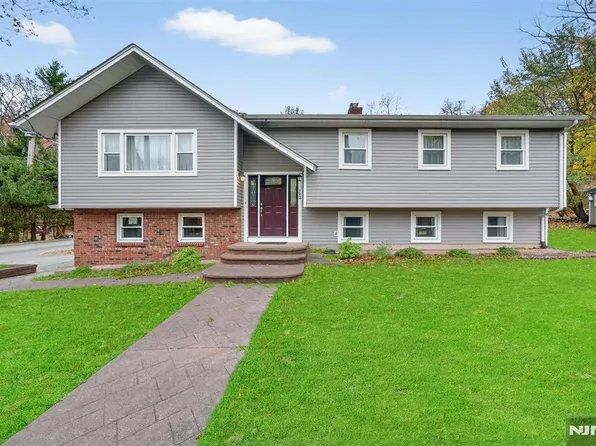 182 Yawpo Ave, Oakland, NJ 07436
