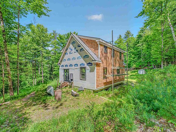 4th image of 64 Beaver Pond Road