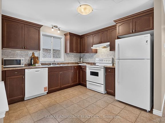 4th image of 782 Reeves Ave