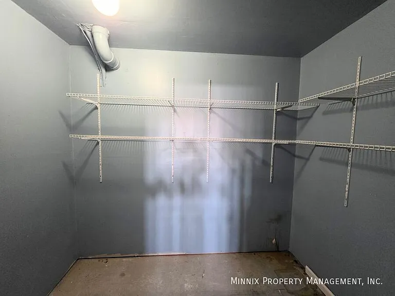1325 E Cowden Ave — Photo 16