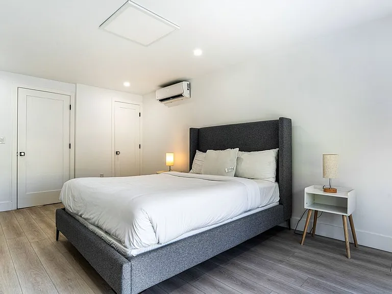 8866 Carlyle Ave — Photo 18