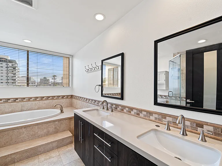 1227 N Brand Blvd #7 — Photo 11