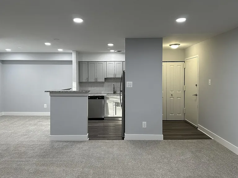 Tysons Glen Apartments and Townhomes — Photo 19