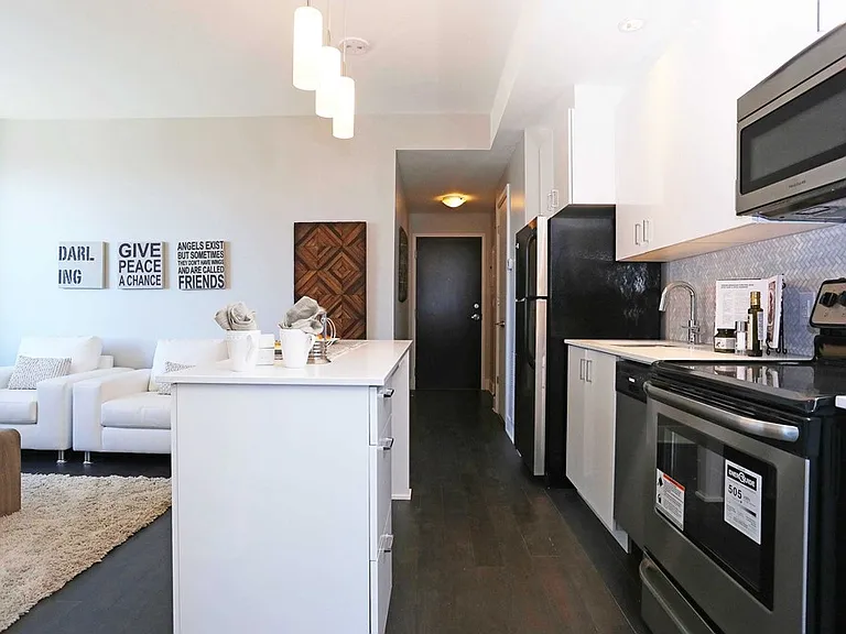 315 McRae Ave — Photo 4