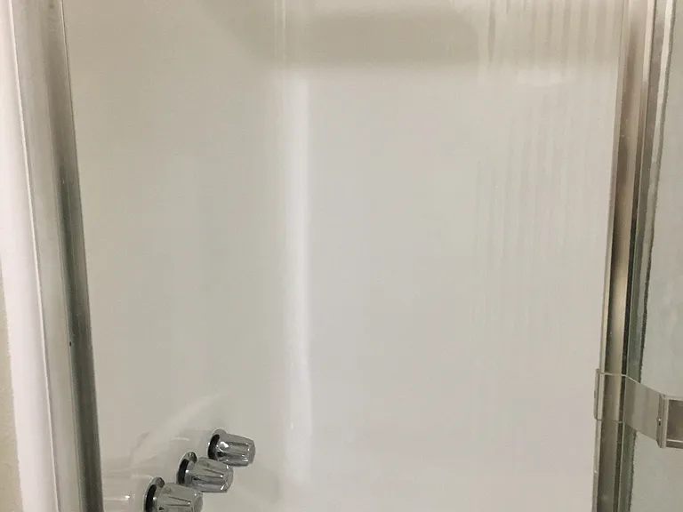 Tarzana Apartments — Photo 10
