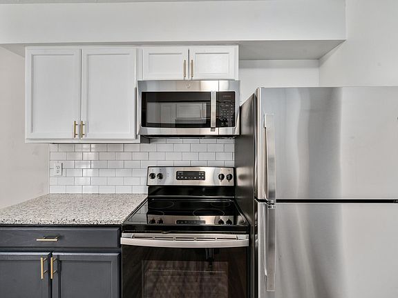 4th image of 101 N High St APT C3