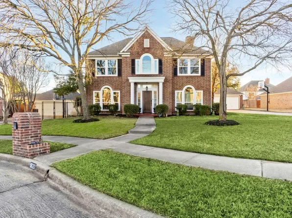 8620 Ashley Ct, North Richland Hills, TX 76182