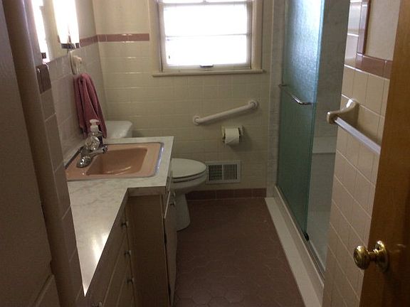 3rd image of 741 Dixiana Dr