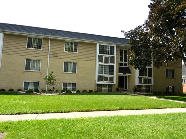 370 Eastern Ave #370, Barrington, IL 60010