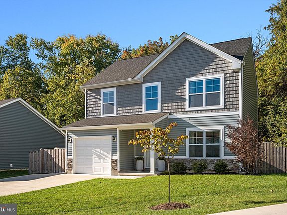 5th image of 130 Village Cir