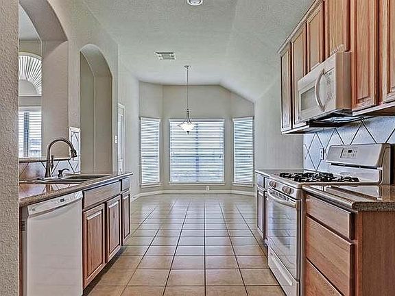4th image of 426 Sandstone Creek Ln