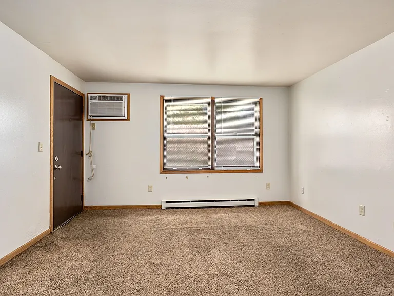 2216 Imperial Ln — Photo 2