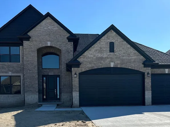 52850 Char Marie Dr, Macomb, MI 48042