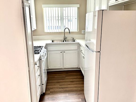 5th image of 1187 Acadia Pl