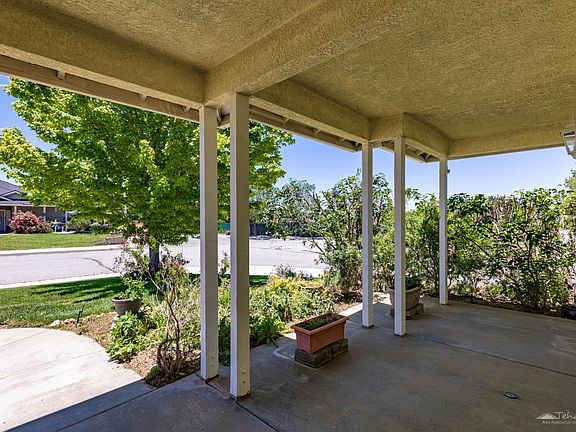 3rd image of 1300 Scarlet Oak Dr