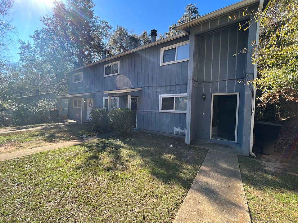 1st image of 2414 Ramblewood Ct #B