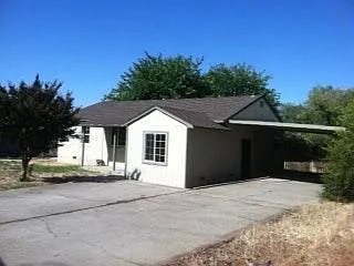 15 La Palma Dr — Photo 2