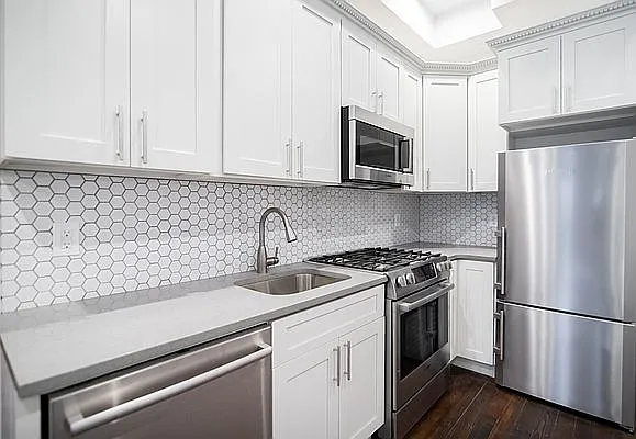 51 Driggs Ave APT 1R photo 1