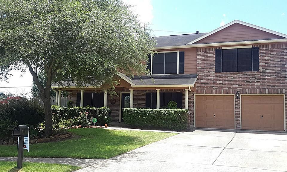 2nd image of 823 Victoria Lakes Dr