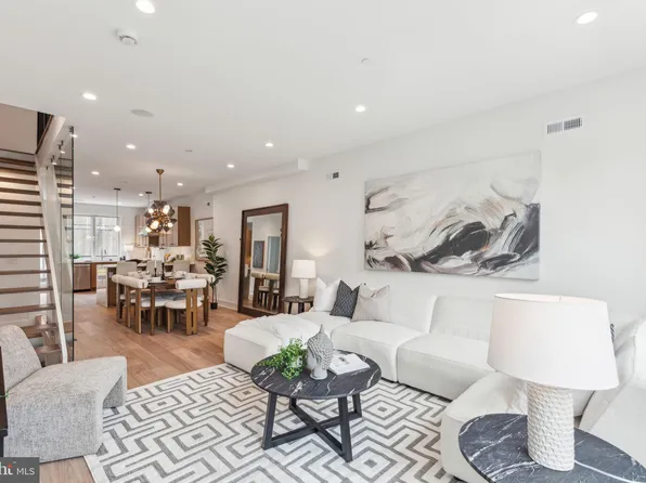 2608 Pine St, Philadelphia, PA 19103