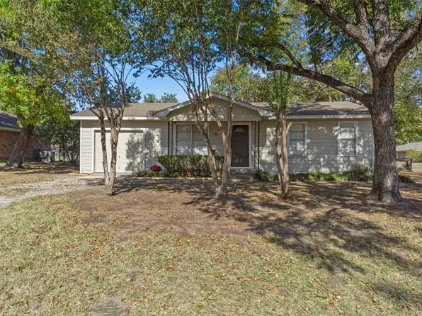 706 E Waco St, Ennis, TX 75119