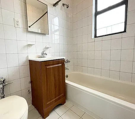 Rented by REALTY QUEST NEW YORK INC | media 7